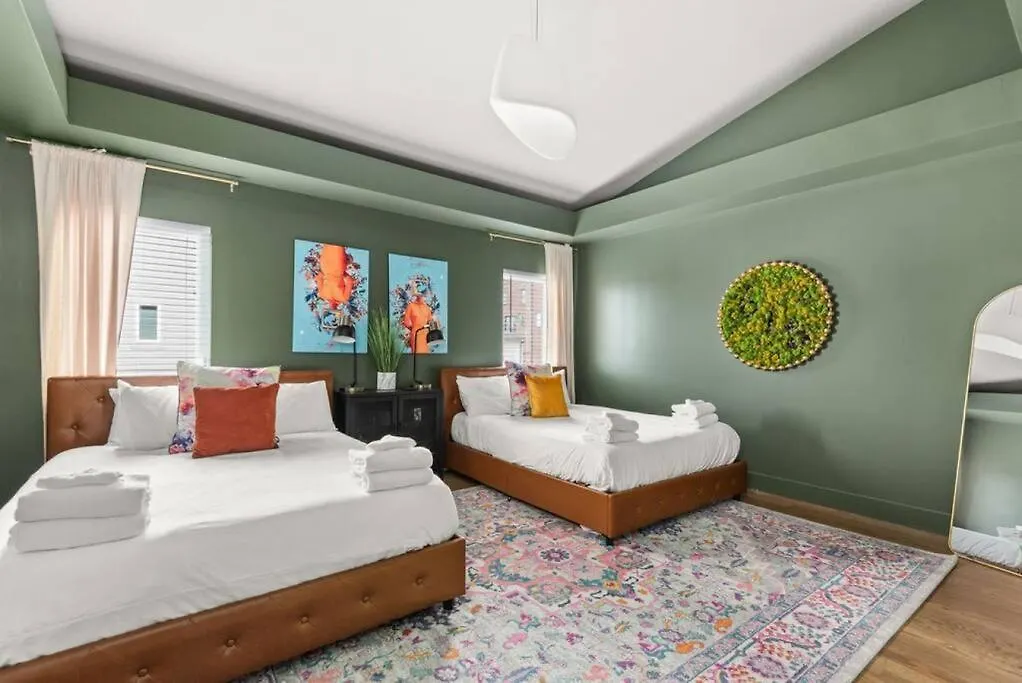Modern Townhouse Near Vandy And Parthenon Nashville