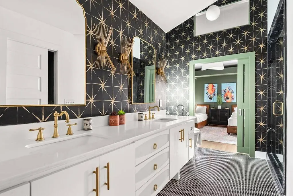 Modern Townhouse Near Vandy And Parthenon Nashville