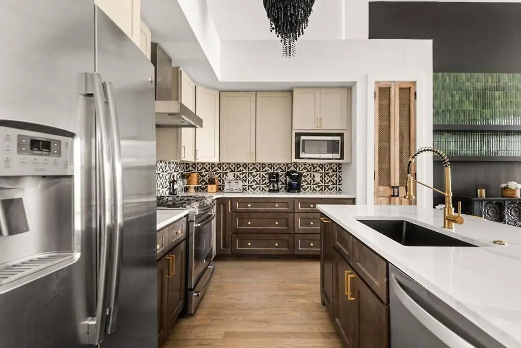 Modern Townhouse Near Vandy And Parthenon Nashville Holiday home